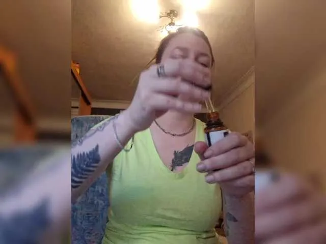 xunybany free chat on liveonude Image 2