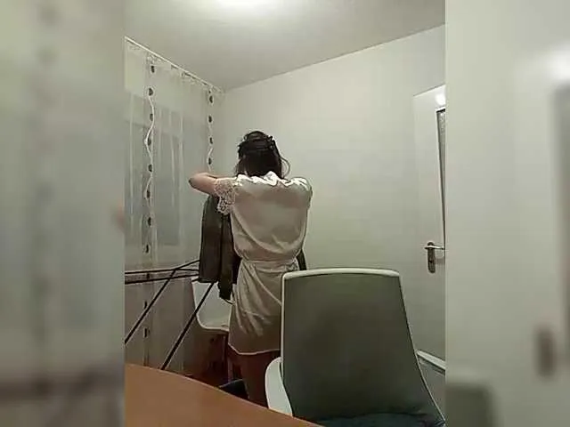 HEYBANANA free chat on liveonude Image 14