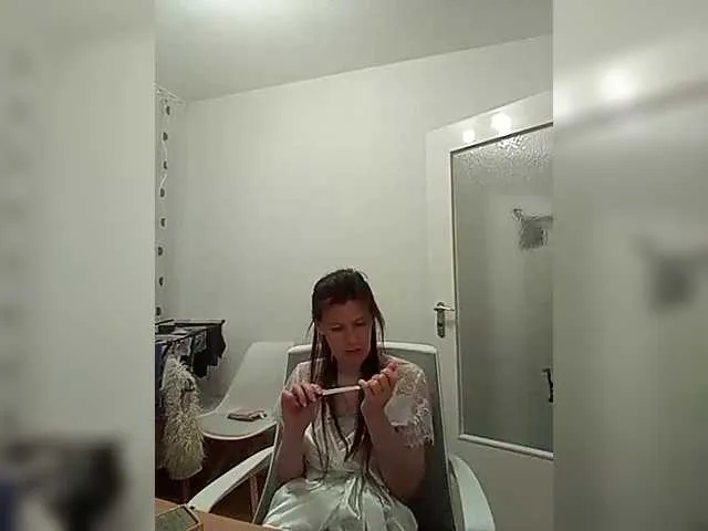 HEYBANANA free chat on liveonude Image 15