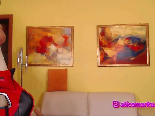 bellacontessa21 free chat on liveonude Image 19