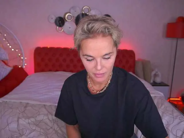 PleasureWeCouple free chat on liveonude