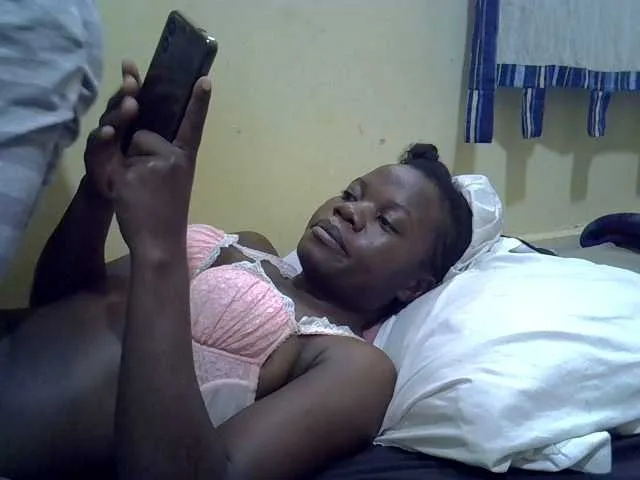 DiamondJo free chat on liveonude Image 10