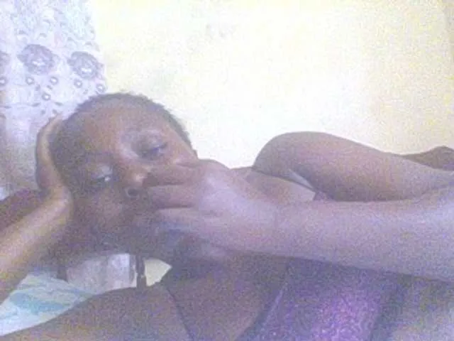 PrettyG free chat on liveonude