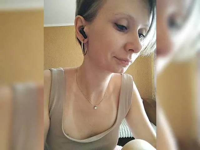 DiamondJo free chat on liveonude Image 12