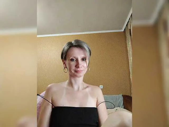 DiamondJo free chat on liveonude Image 17