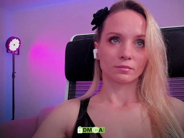 matildamoist free chat on liveonude Image 10