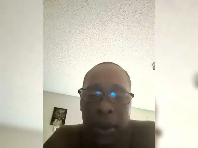 loveuniverse8 free chat on liveonude Image 2