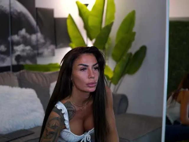 loveuniverse8 free chat on liveonude Image 17