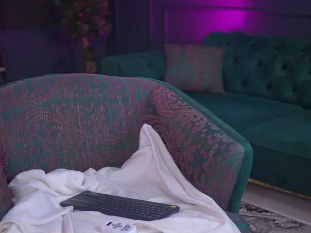 loveuniverse8 free chat on liveonude Image 3