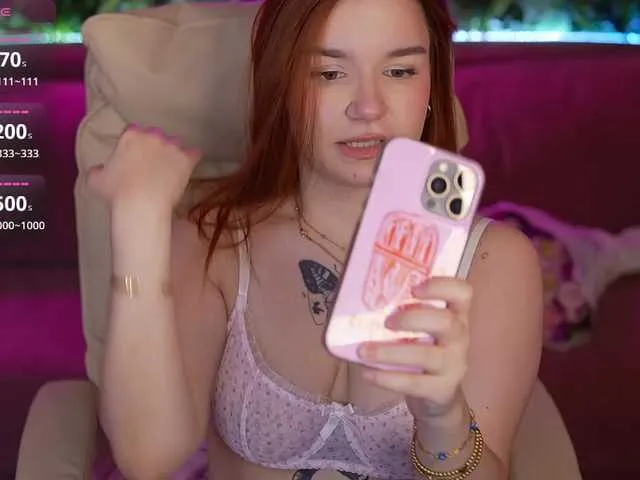 Katty-Kiss- free chat on liveonude Image 10