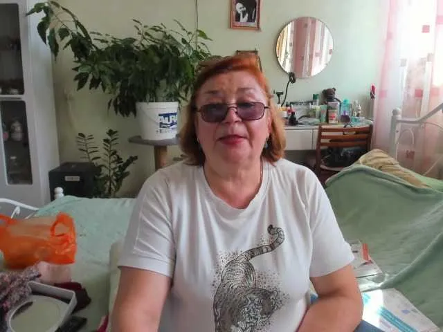 DiamondJo free chat on liveonude Image 13