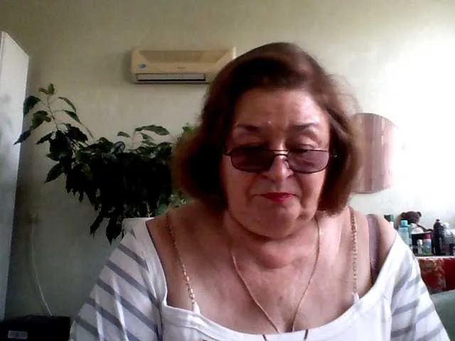 DiamondJo free chat on liveonude Image 3