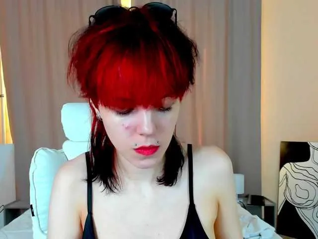 miaknox free chat on liveonude Image 3