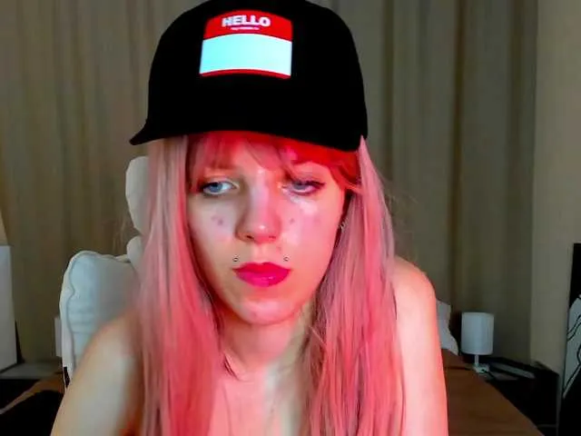 miaknox free chat on liveonude Image 6