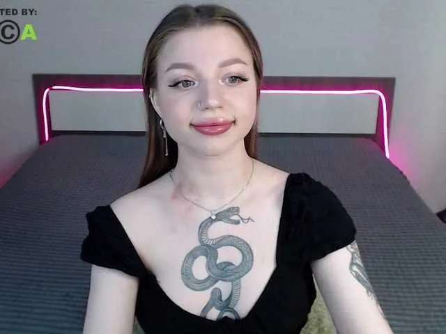 bigclit_isa free chat on liveonude Image 8