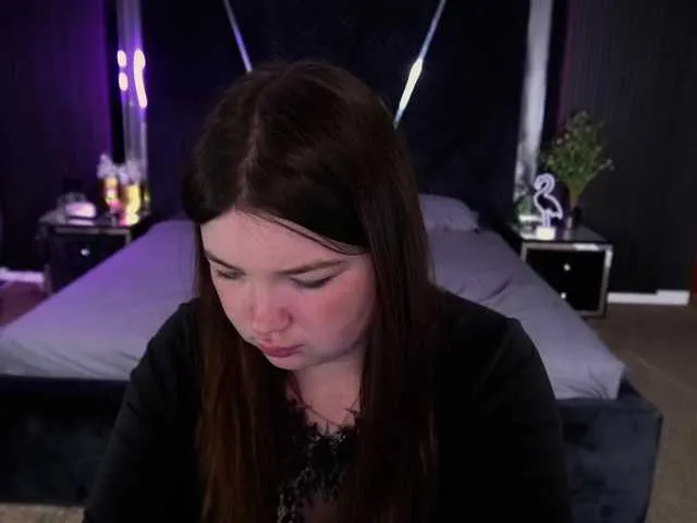 DiamondJo free chat on liveonude Image 16