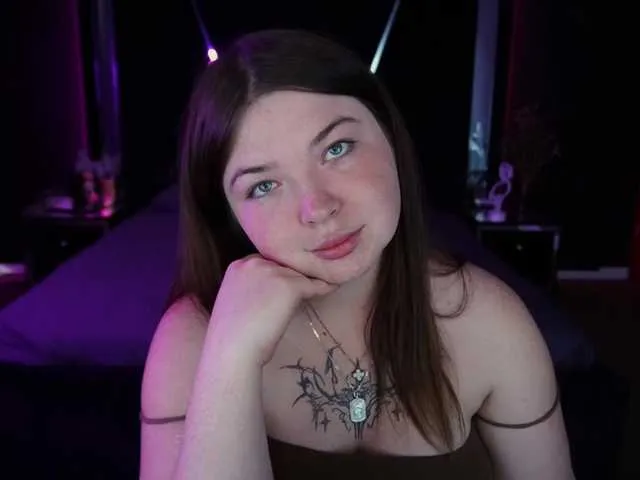 DiamondJo free chat on liveonude Image 17