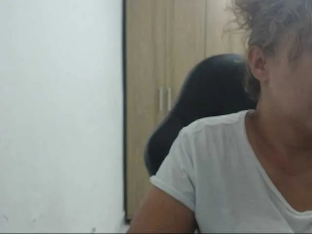 DiamondJo free chat on liveonude Image 19