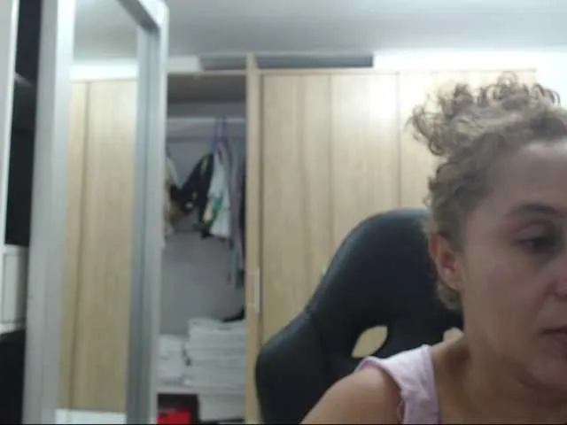 DiamondJo free chat on liveonude Image 2