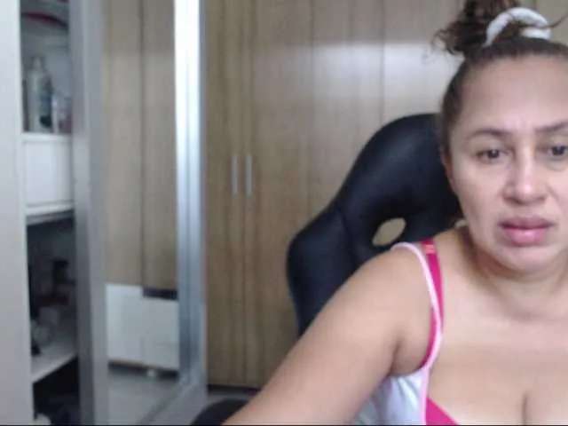 DiamondJo free chat on liveonude Image 4