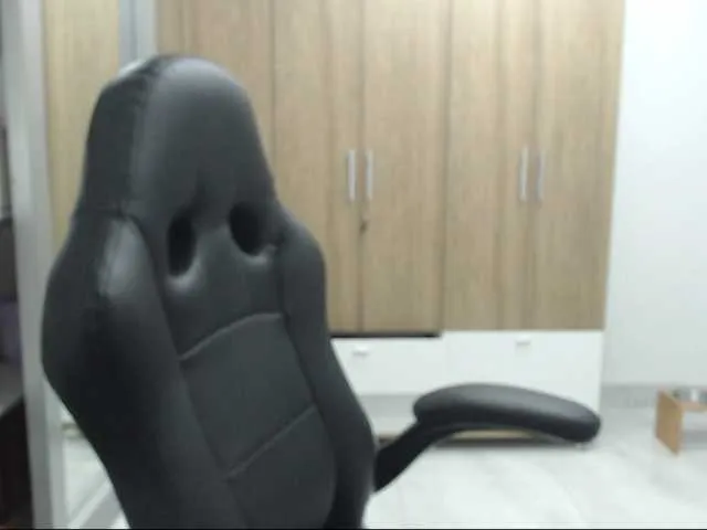 DiamondJo free chat on liveonude Image 8