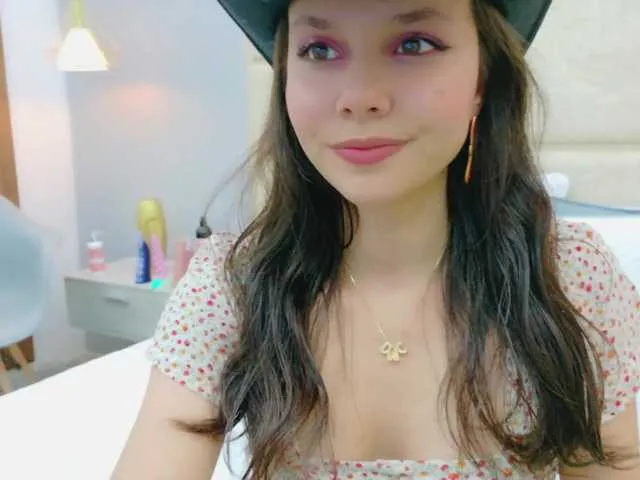 aniiieee free chat on liveonude Image 17