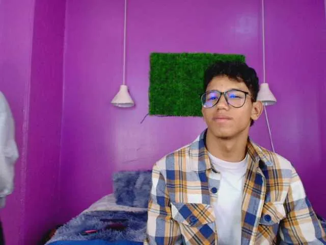 Wild-Angel777 free chat on liveonude Image 3