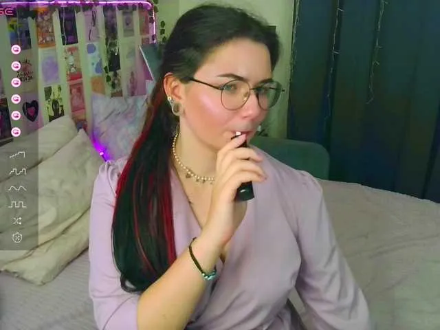 isahot_latin_doll free chat on liveonude Image 16