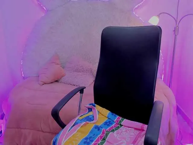 BELBIG free chat on liveonude Image 7