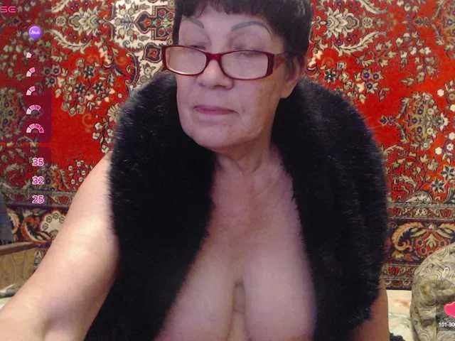 DiamondJo free chat on liveonude Image 18