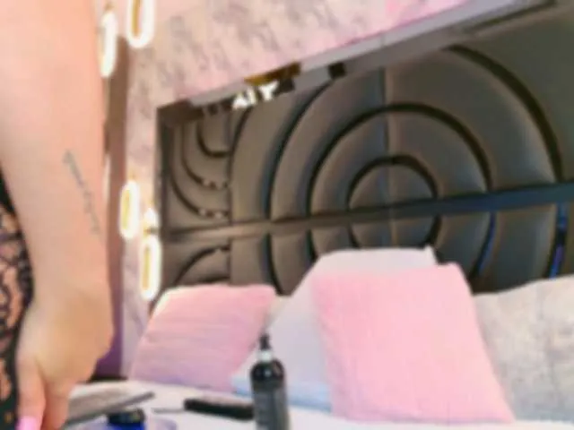 loveuniverse8 free chat on liveonude Image 12