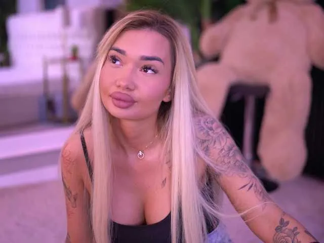 samanthaheinz free chat on liveonude Image 13