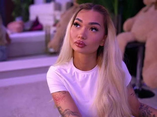 samanthaheinz free chat on liveonude Image 16