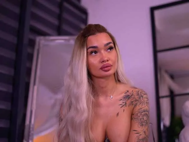 samanthaheinz free chat on liveonude Image 4