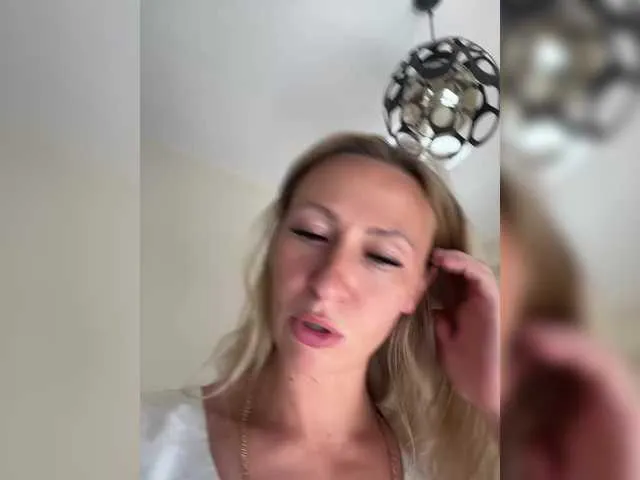 xunybany free chat on liveonude Image 12