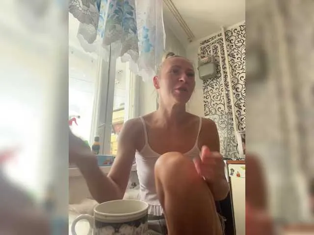 xunybany free chat on liveonude Image 3