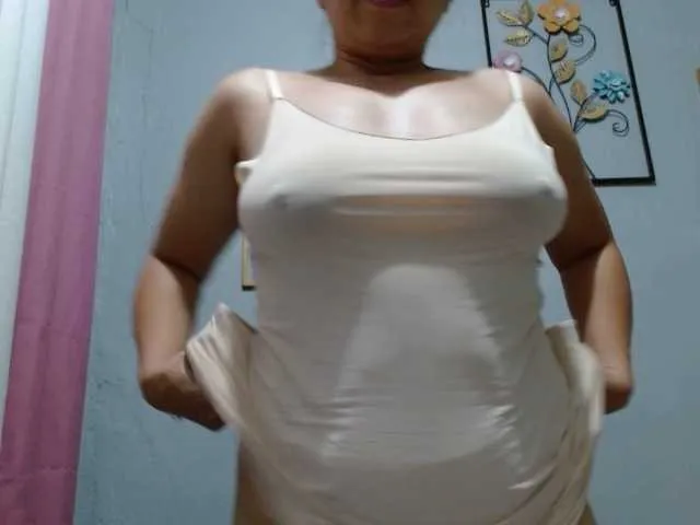 PinkFoxya free chat on liveonude Image 2