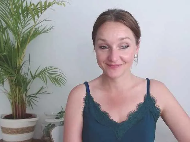 Milana555550 free chat on liveonude Image 7