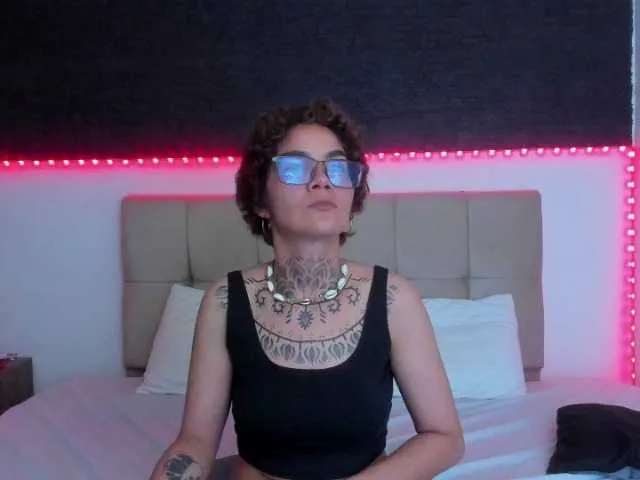 DiamondJo free chat on liveonude Image 3