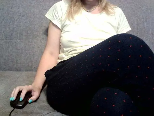 DiamondJo free chat on liveonude Image 12