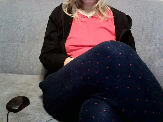 DiamondJo free chat on liveonude Image 16