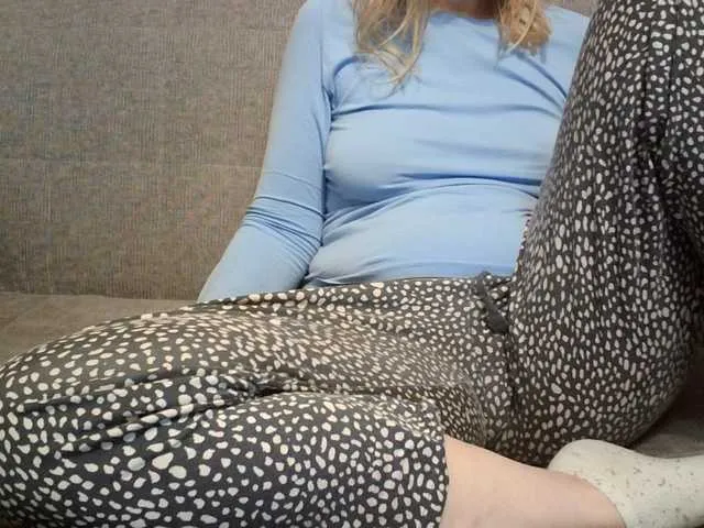 DiamondJo free chat on liveonude Image 19