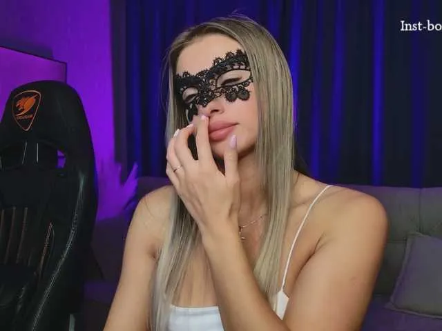 remax14 free chat on liveonude Image 13