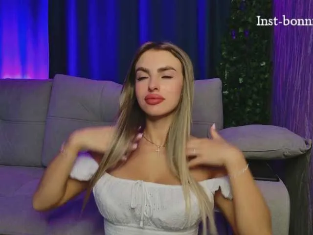 remax14 free chat on liveonude Image 14