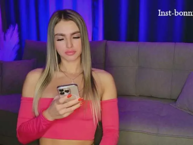 remax14 free chat on liveonude Image 18