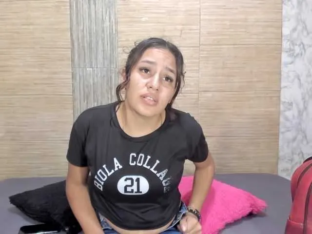 Wild-Angel777 free chat on liveonude Image 17