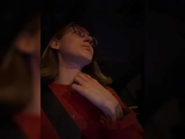 Sexy-Sweets free chat on liveonude