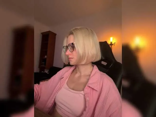 onlygia free chat on liveonude Image 13