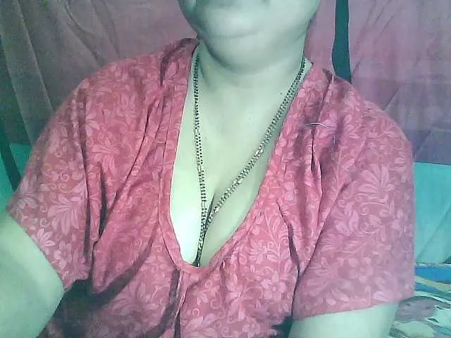 xunybany free chat on liveonude Image 4