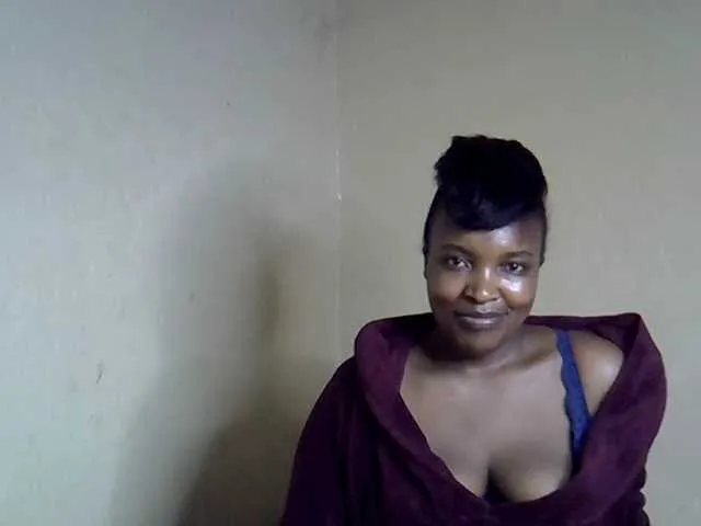 DiamondJo free chat on liveonude Image 17